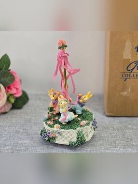 Vintage Avon‎ 1998 Bunnies Easter Maypole music April Showers 8-1/2" tall W Box